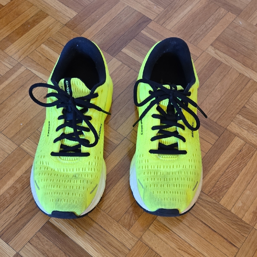 Brooks Bright Yellow Ghost 13
